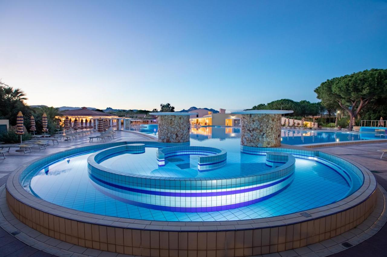Tirreno Resort 칼라리베로토 외부 사진