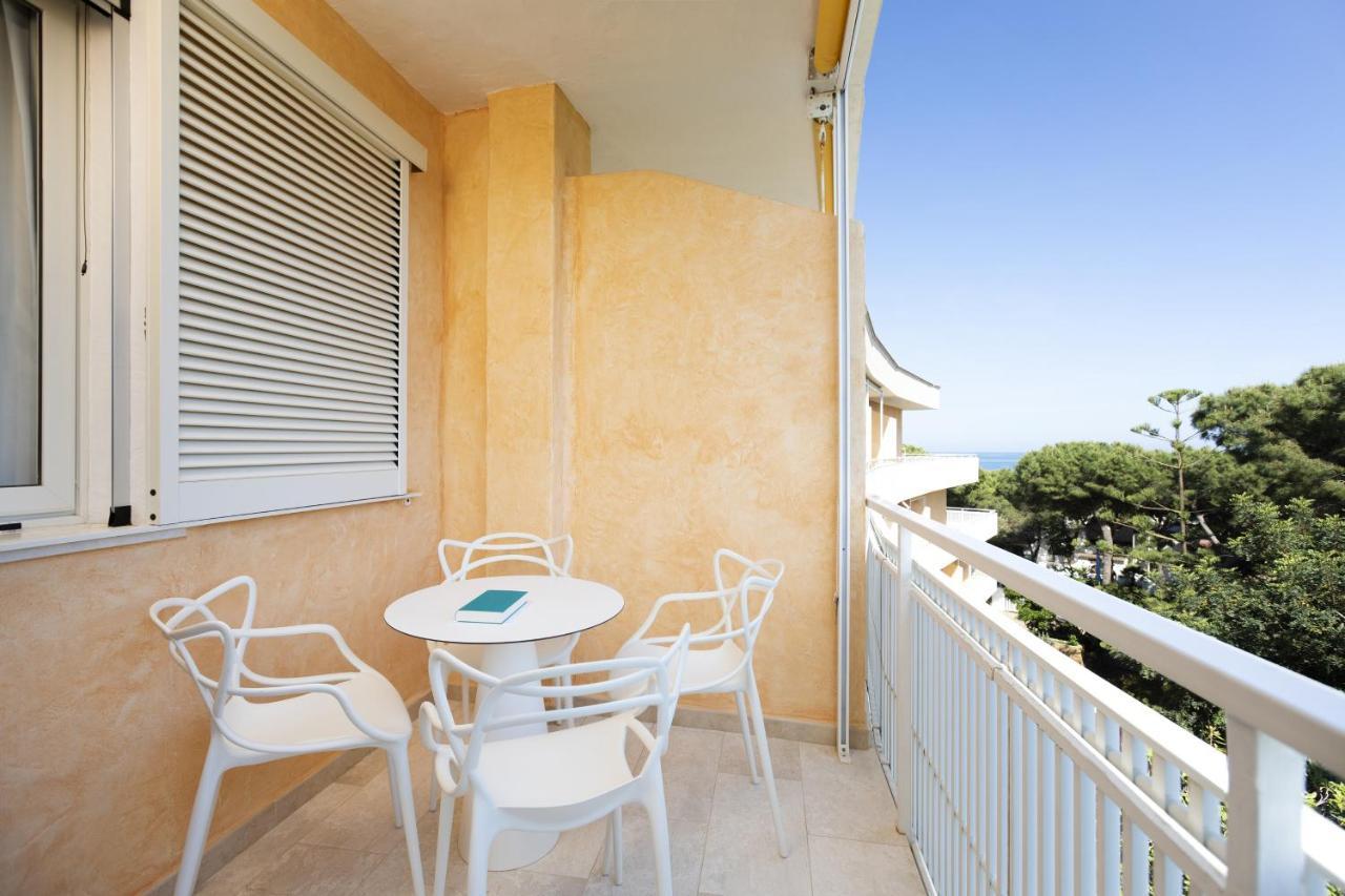 Tirreno Resort 칼라리베로토 외부 사진